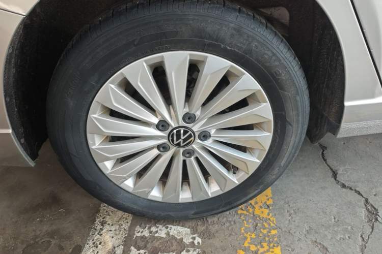 Used Volkswagen Lavida 2019 1.5L Automatic Comfort Edition China VI Standard Exterior 5