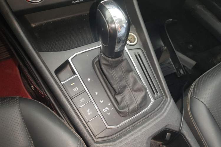 Used Volkswagen Lavida 2019 1.5L Automatic Comfort Edition China VI Standard Gear Lever