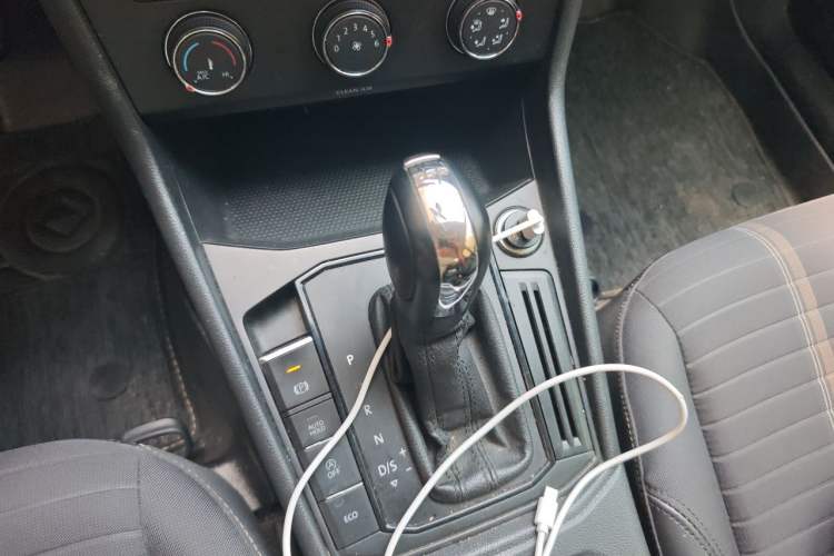 Used Volkswagen Lavida 2019 280TSI DSG Comfort Edition China VI standard Gear Lever