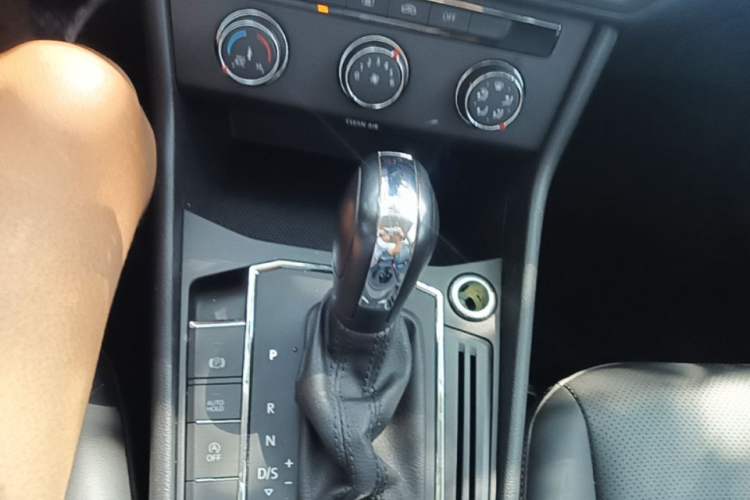 Used Volkswagen Lavida 2019 1.5L Automatic Comfort Edition China VI Standard Gear Lever