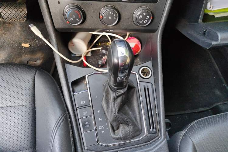 Used Volkswagen Lavida 2019 1.5L Automatic Comfort Edition China VI Standard Gear Lever