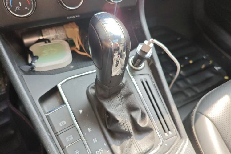Used Volkswagen Lavida 2019 1.5L Automatic Comfort Edition China VI Standard Gear Lever