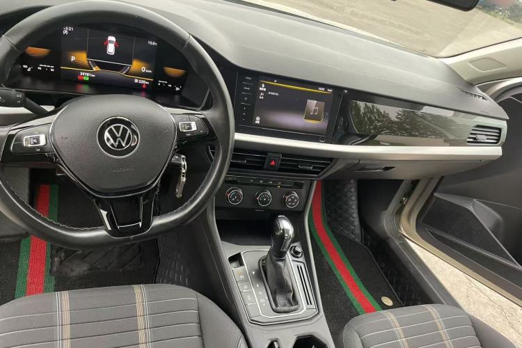 Used Volkswagen Lavida 2019 1.5L Automatic Comfort Edition China VI Standard Interior 1