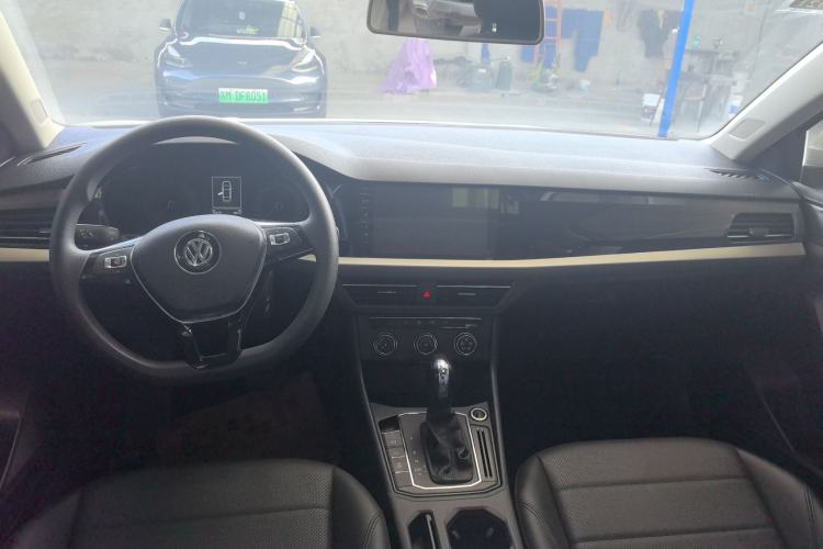 Used Volkswagen Lavida 2019 1.5L Automatic Comfort Edition China VI Standard Interior 1