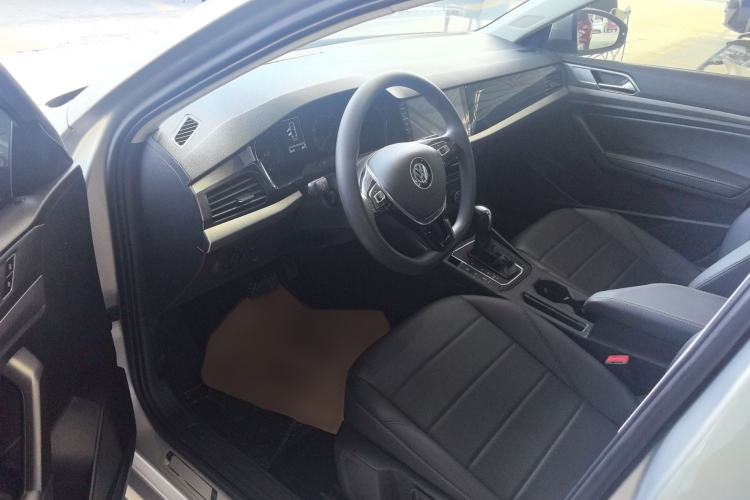 Used Volkswagen Lavida 2019 1.5L Automatic Comfort Edition China VI Standard Interior 2