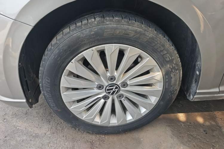 Used Volkswagen Lavida 2019 1.5L Automatic Comfort Edition China VI Standard Left Front Wheel Hub