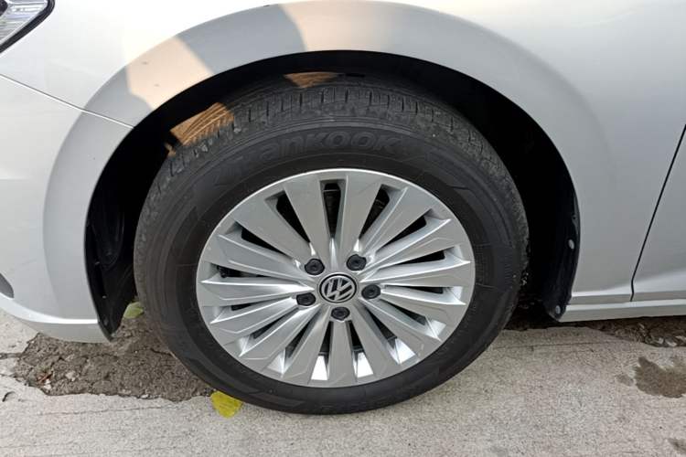 Used Volkswagen Lavida 2019 1.5L Automatic Comfort Edition China VI Standard Left Front Wheel Hub
