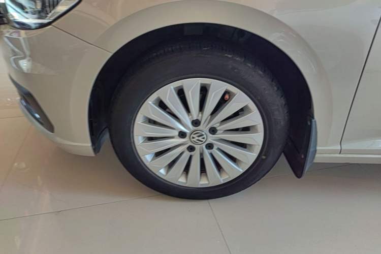 Used Volkswagen Lavida 2019 1.5L Automatic Comfort Edition China VI Standard Left Front Wheel Hub