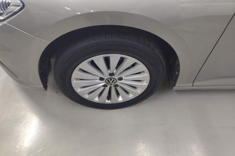 Used Volkswagen Lavida 2019 1.5L Automatic Comfort Edition China VI Standard Left Front Wheel Hub