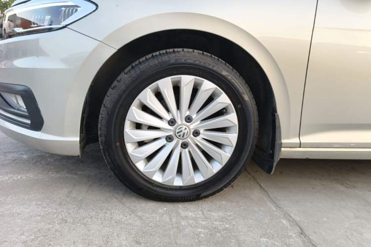 Used Volkswagen Lavida 2019 1.5L Manual Comfort Edition China VI Standard Left Front Wheel Hub