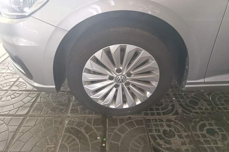 Used Volkswagen Lavida 2019 280TSI DSG Comfort Edition China VI standard Left Front Wheel Hub