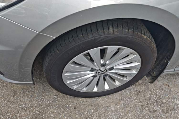 Used Volkswagen Lavida 2019 280TSI DSG Comfort Edition China VI standard Left Front Wheel Hub