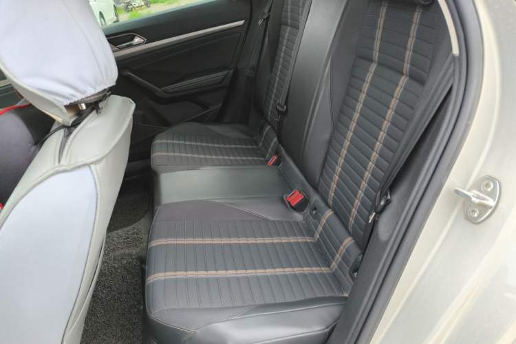 Used Volkswagen Lavida 2019 1.5L Automatic Vision Edition China VI Standard Left Rear Seat