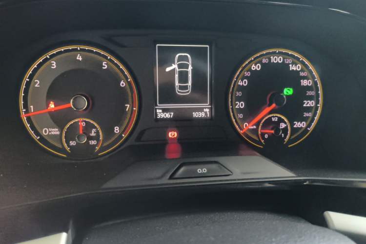 Used Volkswagen Lavida 2019 280TSI DSG Comfort Edition China VI standard Odometer Close Up