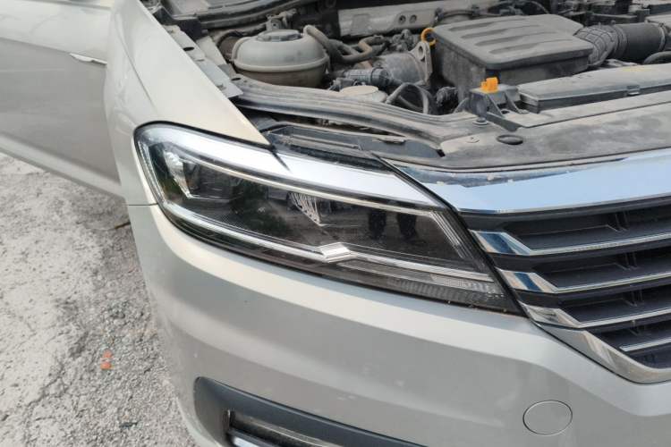 Used Volkswagen Lavida 2019 1.5L Automatic Vision Edition China VI Standard Right Front Headlight