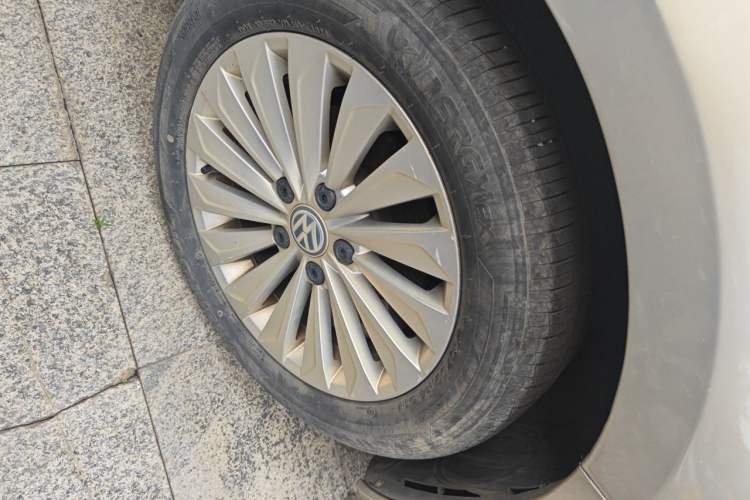 Used Volkswagen Lavida 2019 1.5L Automatic Comfort Edition China VI Standard Right Front Wheel Hub
