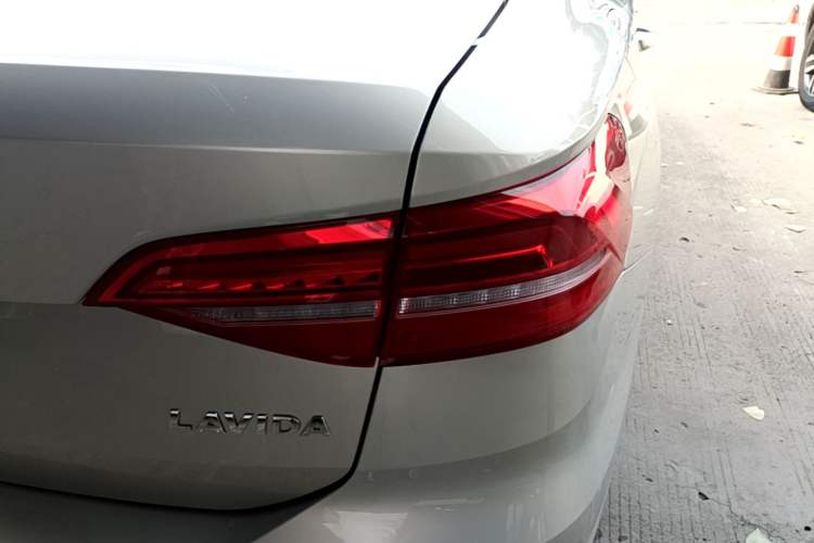 Used Volkswagen Lavida 2019 1.5L Automatic Comfort Edition China VI Standard Right Rear Taillight
