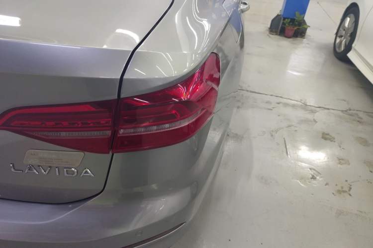 Used Volkswagen Lavida 2019 1.5L Automatic Comfort Edition China VI Standard Right Rear Taillight