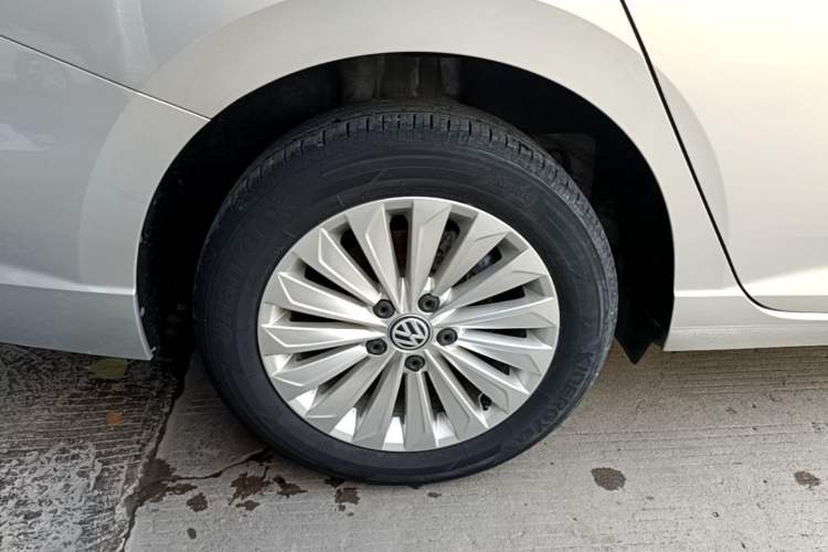 Used Volkswagen Lavida 2019 1.5L Automatic Comfort Edition China VI Standard Right Rear Wheel Hub