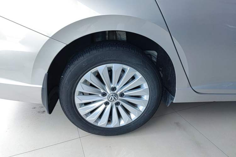 Used Volkswagen Lavida 2019 1.5L Automatic Comfort Edition China VI Standard Right Rear Wheel Hub