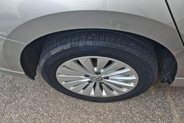 Used Volkswagen Lavida 2019 280TSI DSG Comfort Edition China VI standard Right Rear Wheel Hub