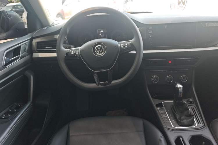Used Volkswagen Lavida 2019 1.5L Automatic Comfort Edition China VI Standard Steering Wheel