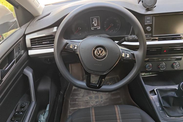 Used Volkswagen Lavida 2019 1.5L Manual Comfort Edition China VI Standard Steering Wheel