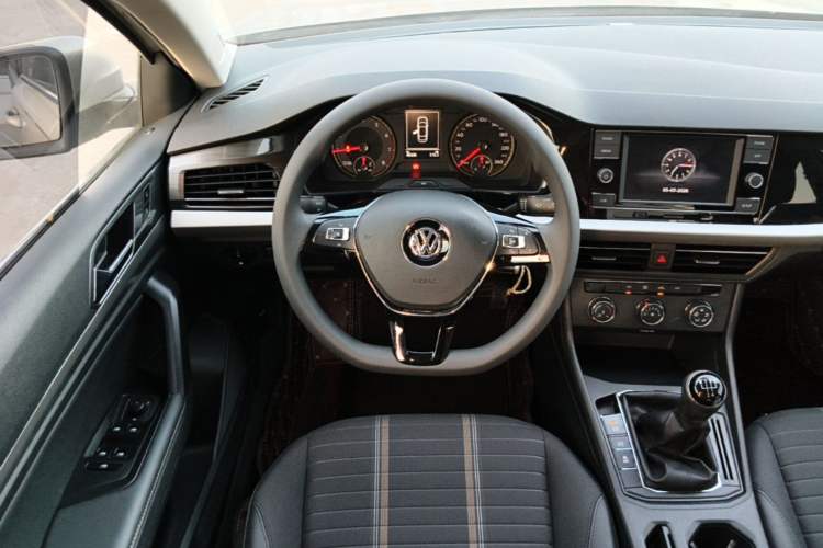 Used Volkswagen Lavida 2019 1.5L Manual Comfort Edition China VI Standard Steering Wheel