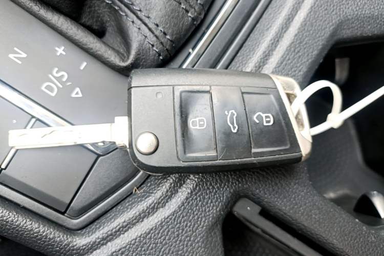 Used Volkswagen Lavida 2019 1.5L Automatic Comfort Edition China VI Standard Vehicle Key