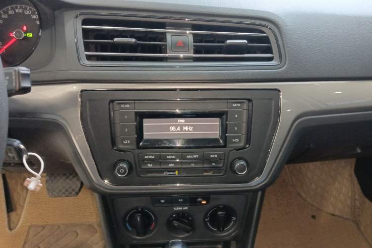 Used Volkswagen Lavida 2019 Lavida Start 1.5L Automatic Trendy Version China VI Standard Audio And AC Panel