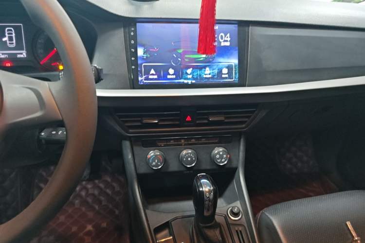 Used Volkswagen Lavida 2019 1.5L Automatic Fashion Edition China VI Audio And AC Panel