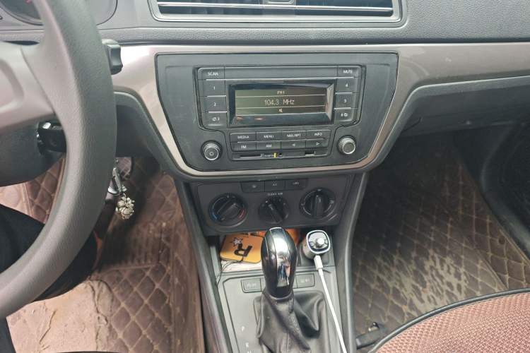 Used Volkswagen Lavida 2019 Lavida Start 1.5L Automatic Trendy Version China VI Standard Audio And AC Panel