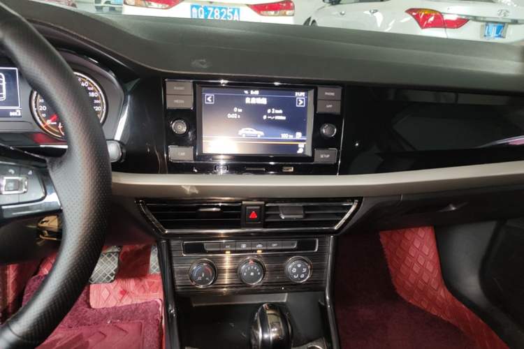 Used Volkswagen Lavida 2019 Hatchback 280TSI DSG Comfort Edition China VI Standard Audio And AC Panel