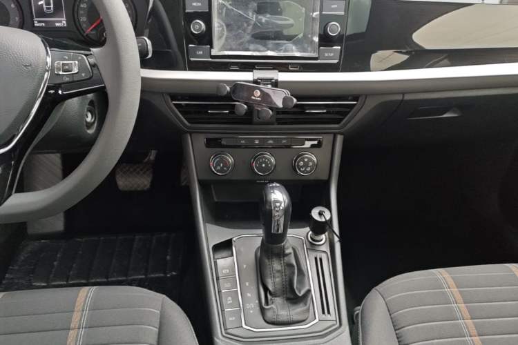 Used Volkswagen Lavida 2019 280TSI DSG Comfort Edition China VI standard Audio And AC Panel