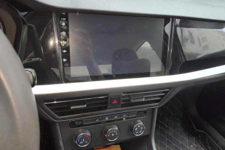 Used Volkswagen Lavida 2019 280TSI DSG Comfort Edition China VI standard Audio And AC Panel