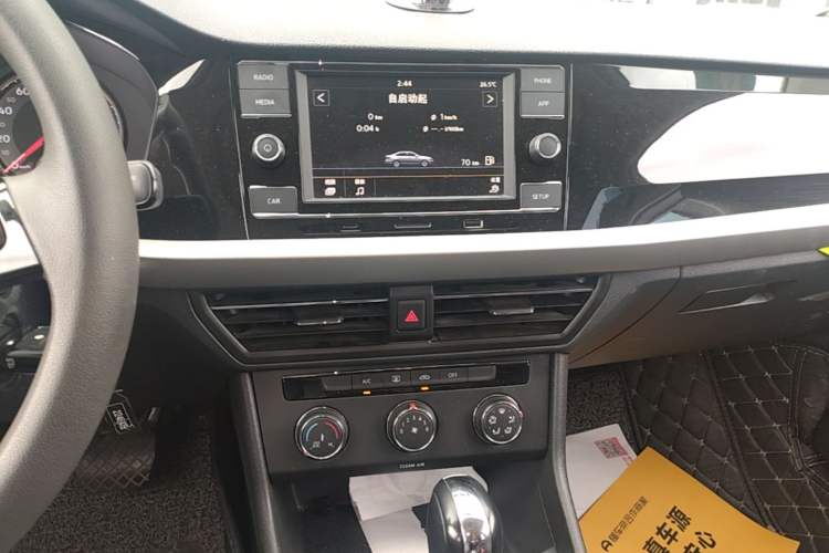 Used Volkswagen Lavida 2019 1.5L Automatic Comfort Edition China VI Standard Audio And AC Panel