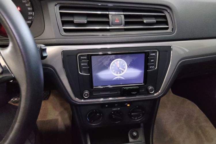 Used Volkswagen Lavida 2019 Lavida Start 1.5L Manual Fashion Edition China VI Standard Audio And AC Panel