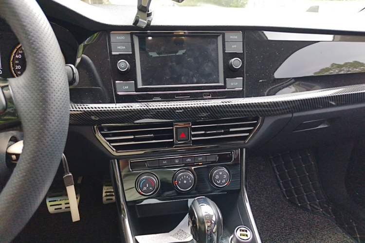 Used Volkswagen Lavida 2019 1.5L Automatic Comfort Edition China VI Standard Audio And AC Panel