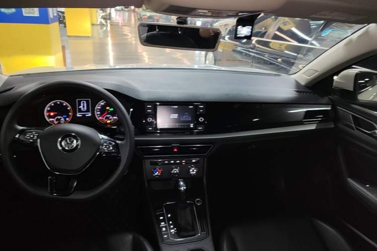Used Volkswagen Lavida 2019 280TSI DSG Comfort Edition China VI standard Audio And AC Panel