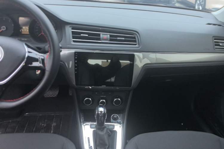 Used Volkswagen Lavida 2019 Lavida Start 1.5L Automatic Trendy Version China VI Standard Audio And AC Panel
