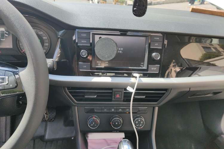 Used Volkswagen Lavida 2019 1.5L Automatic Comfort Edition China VI Standard Audio And AC Panel