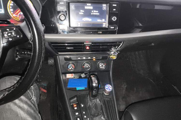 Used Volkswagen Lavida 2019 1.5L Automatic Comfort Edition China VI Standard Audio And AC Panel