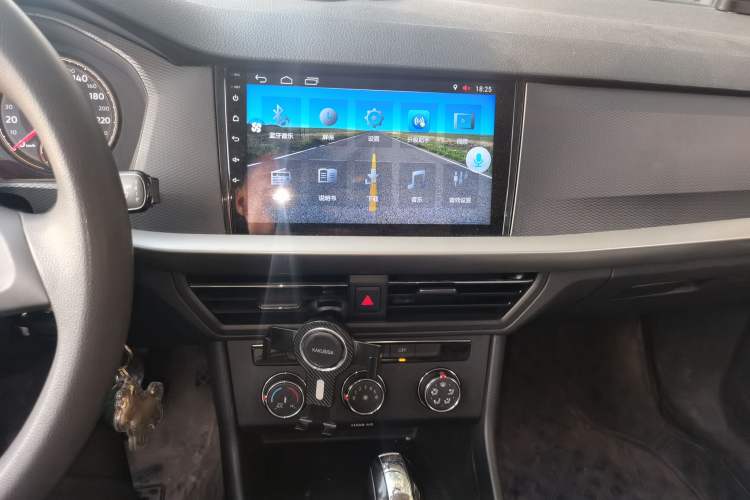 Used Volkswagen Lavida 2019 1.5L Automatic Fashion Edition China VI Audio And AC Panel