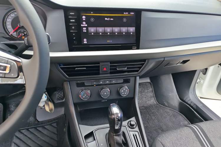 Used Volkswagen Lavida 2019 1.5L Automatic Comfort Edition China VI Standard Audio And AC Panel