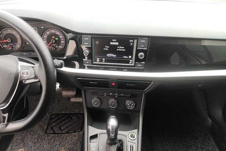 Used Volkswagen Lavida 2019 1.5L Automatic Comfort Edition China VI Standard Audio And AC Panel