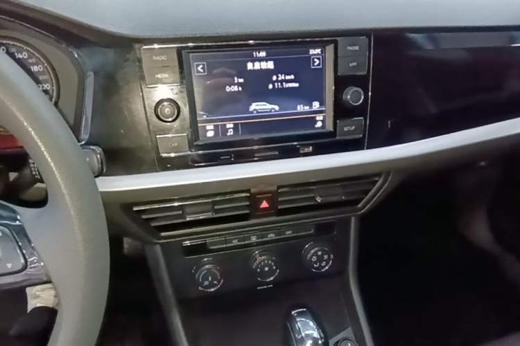 Used Volkswagen Lavida 2019 1.5L Automatic Comfort Edition China VI Standard Audio And AC Panel