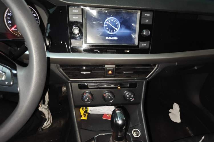 Used Volkswagen Lavida 2019 1.5L Automatic Comfort Edition China VI Standard Audio And AC Panel