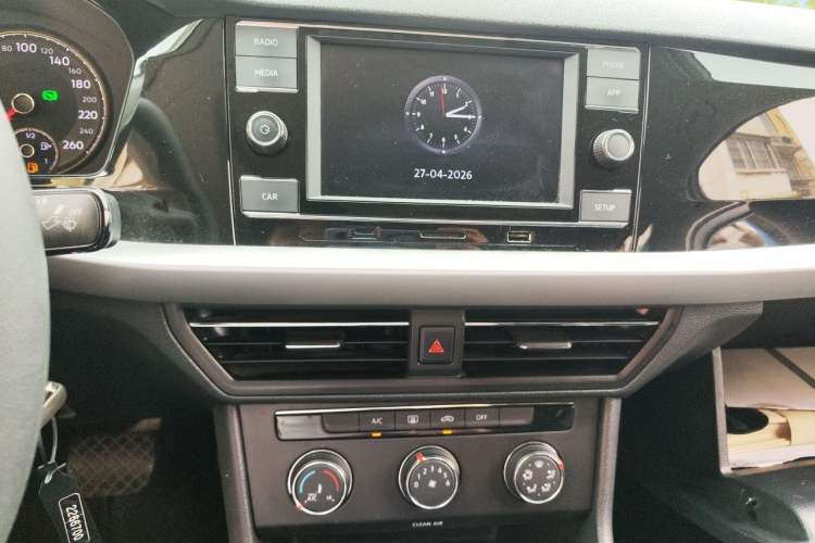 Used Volkswagen Lavida 2019 1.5L Automatic Vision Edition China VI Standard Audio And AC Panel
