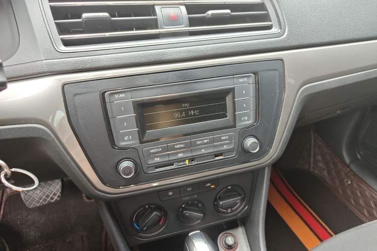 Used Volkswagen Lavida 2019 Lavida Start 1.5L Automatic Trendy Version China VI Standard Audio And AC Panel