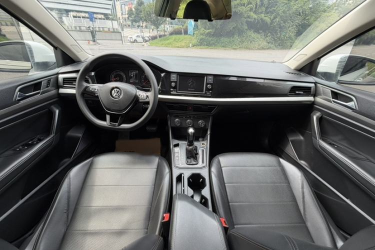Used Volkswagen Lavida 2019 1.5L Automatic Comfort Edition China VI Standard Audio And AC Panel